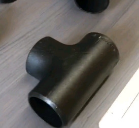 Lurus Gr55 Carbon Steel Pipe Tee Fitting Murni Seamless Wras Untuk Minyak Gas